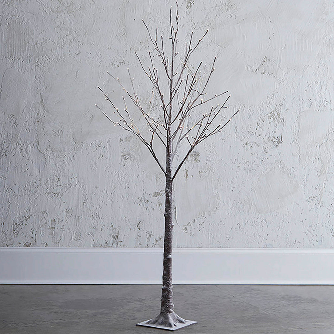 5.5' Lit Tree with Snow
