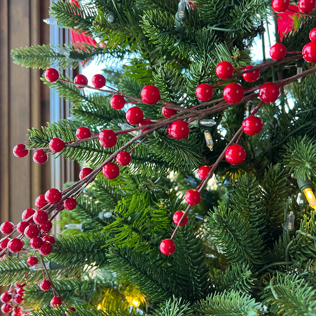 66" Berry Garland Red