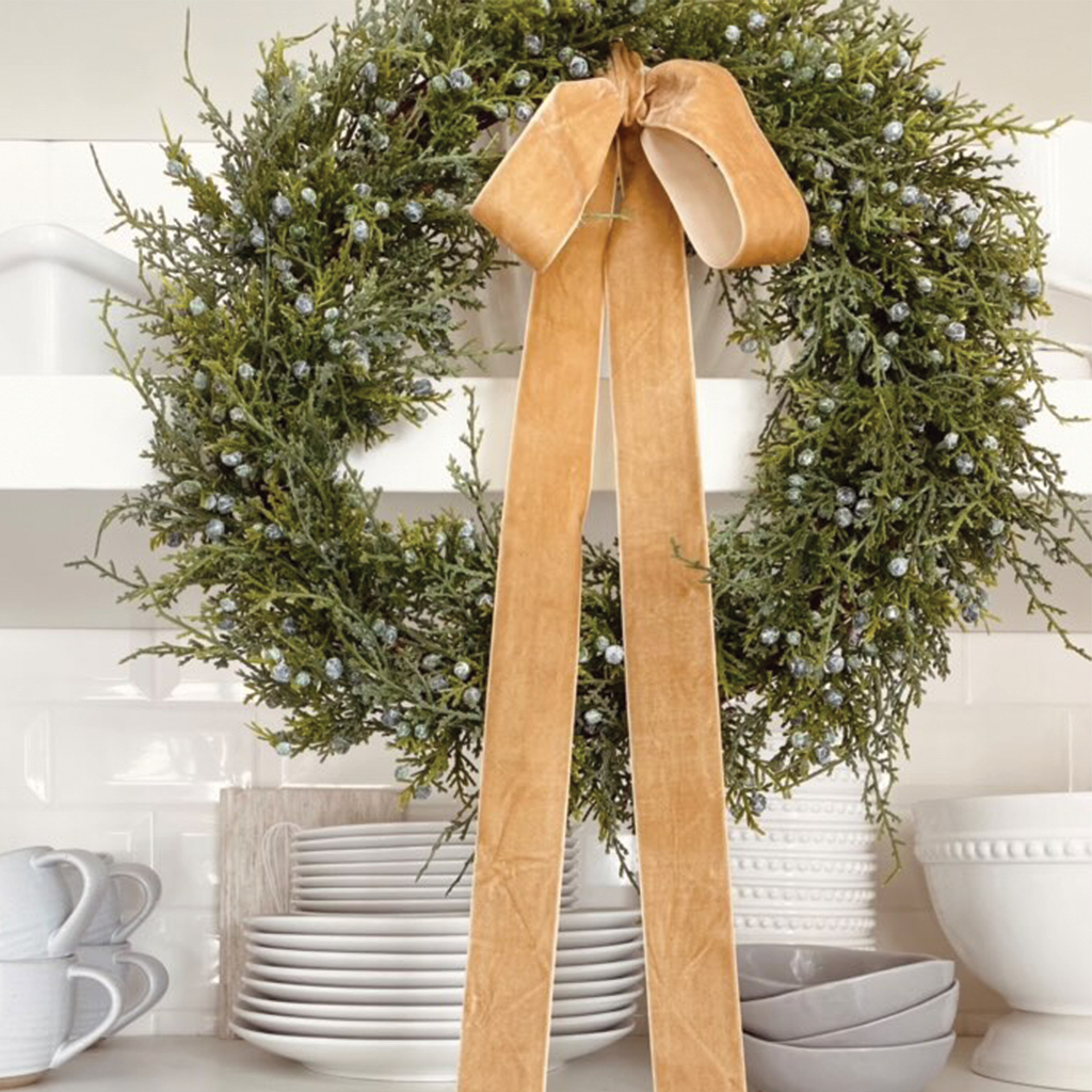 18" Juniper Wreath
